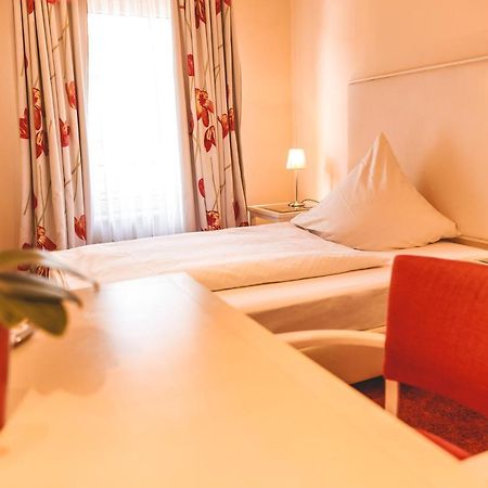 Hotel Loewen Егенщайн-Леополдсхафен Екстериор снимка
